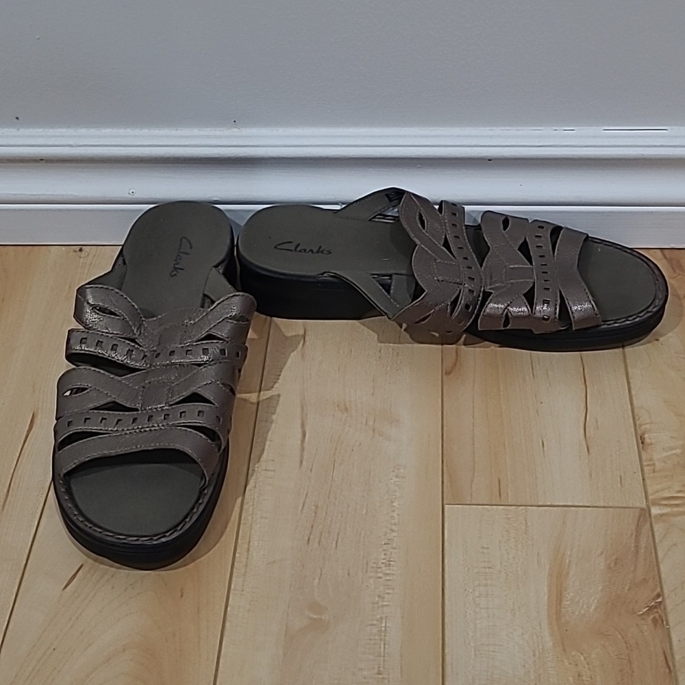 Clarks Women's Size 9 Sandals
